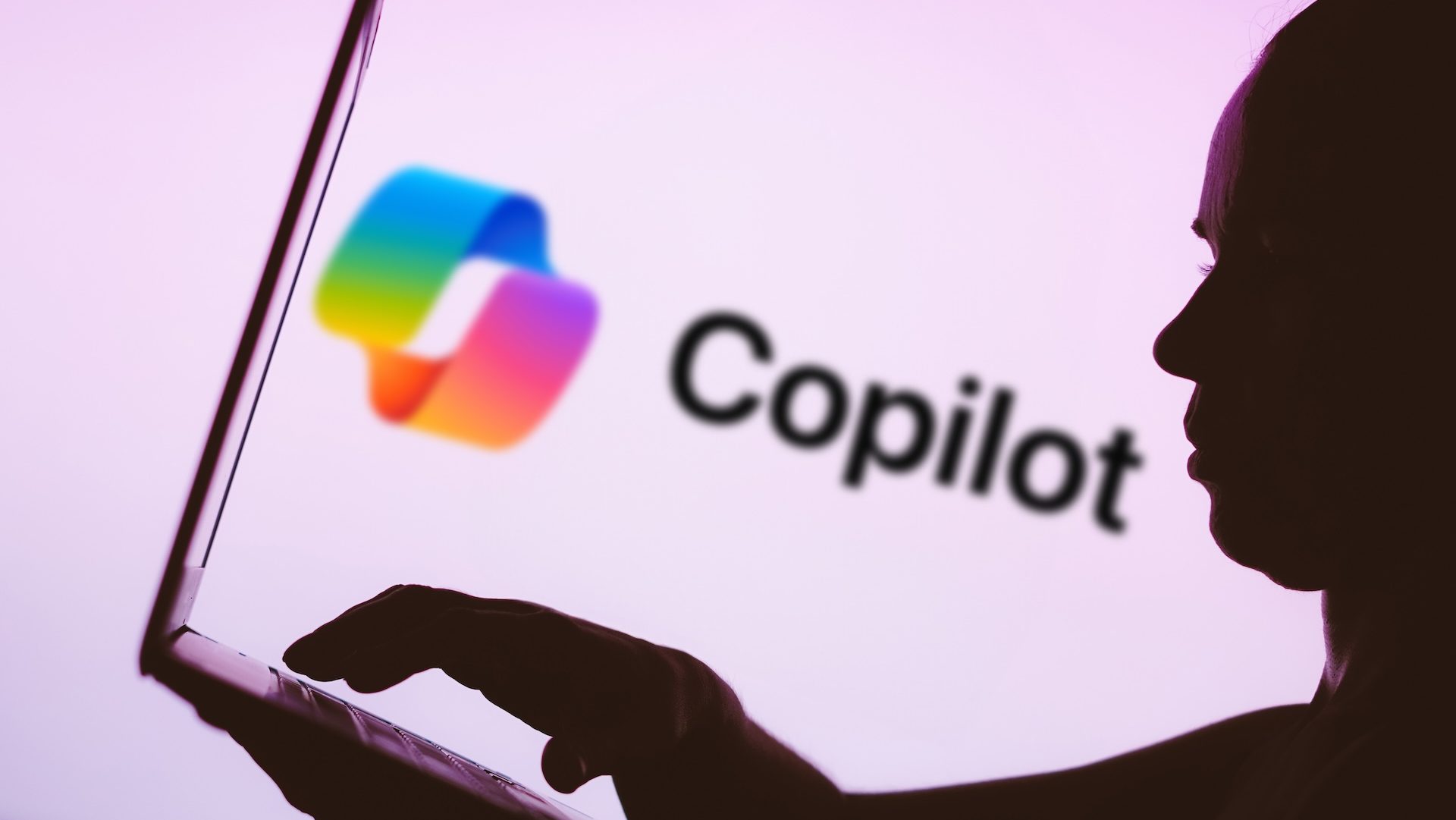 Microsoft Copilot — tik pramogoms: kompanijos sąlygos prieštarauja jos marketingui