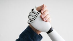 Anthropic nupirko 10 žmonių startuolį už 400 mln. dolerių: taikosi į vaistų kūrimą