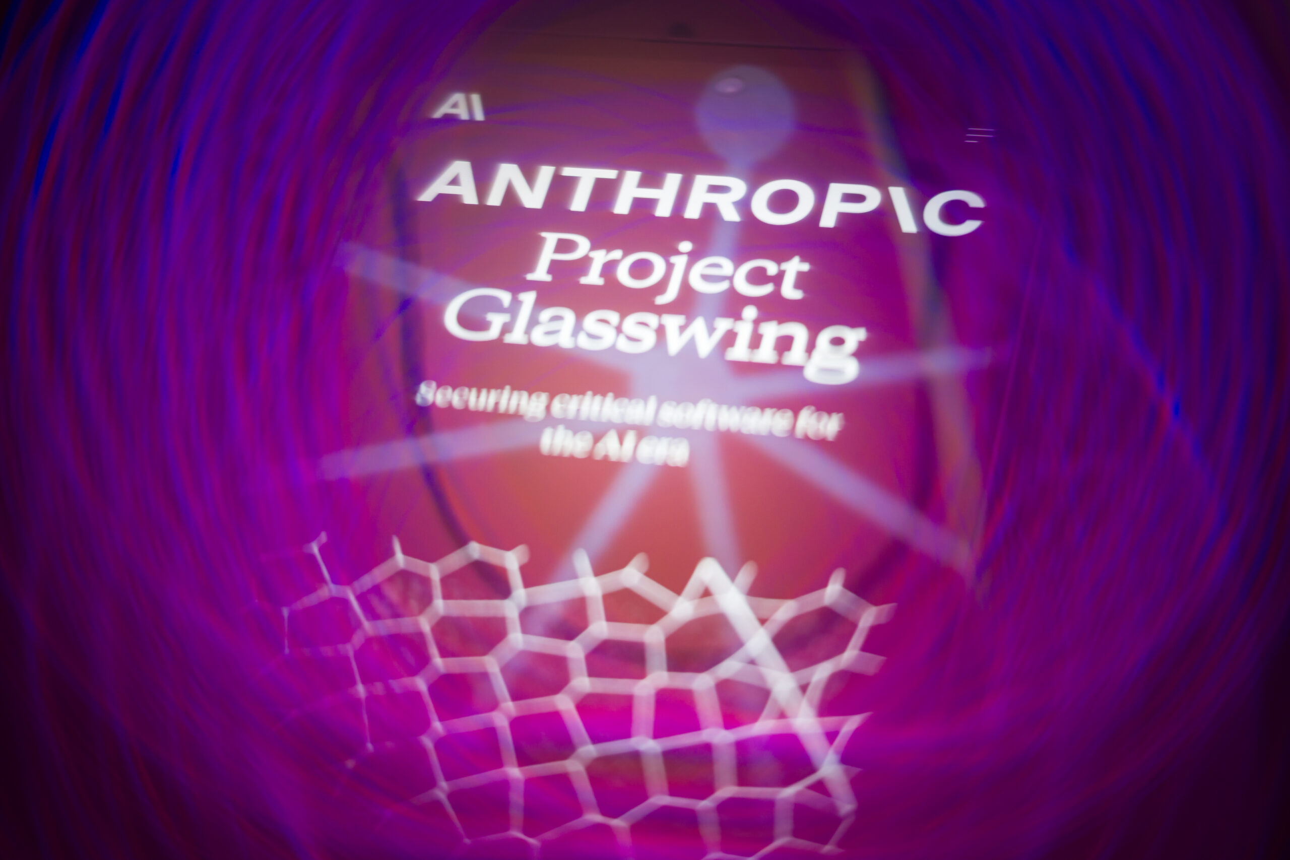 Anthropic Project Glasswing: DI modelis rado tūkstančius pažeidžiamumų, kurių niekas nepastebėjo 27 metus