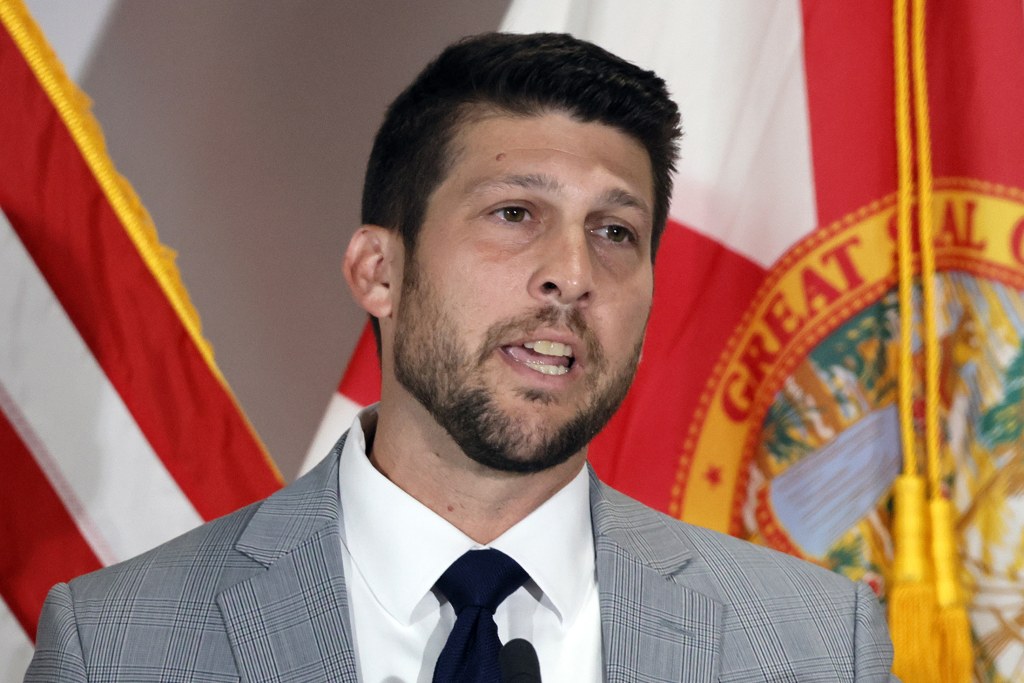 Florida pradėjo tyrimą prieš OpenAI: ChatGPT kaltinamas padėjus planuoti šaudynes universitete