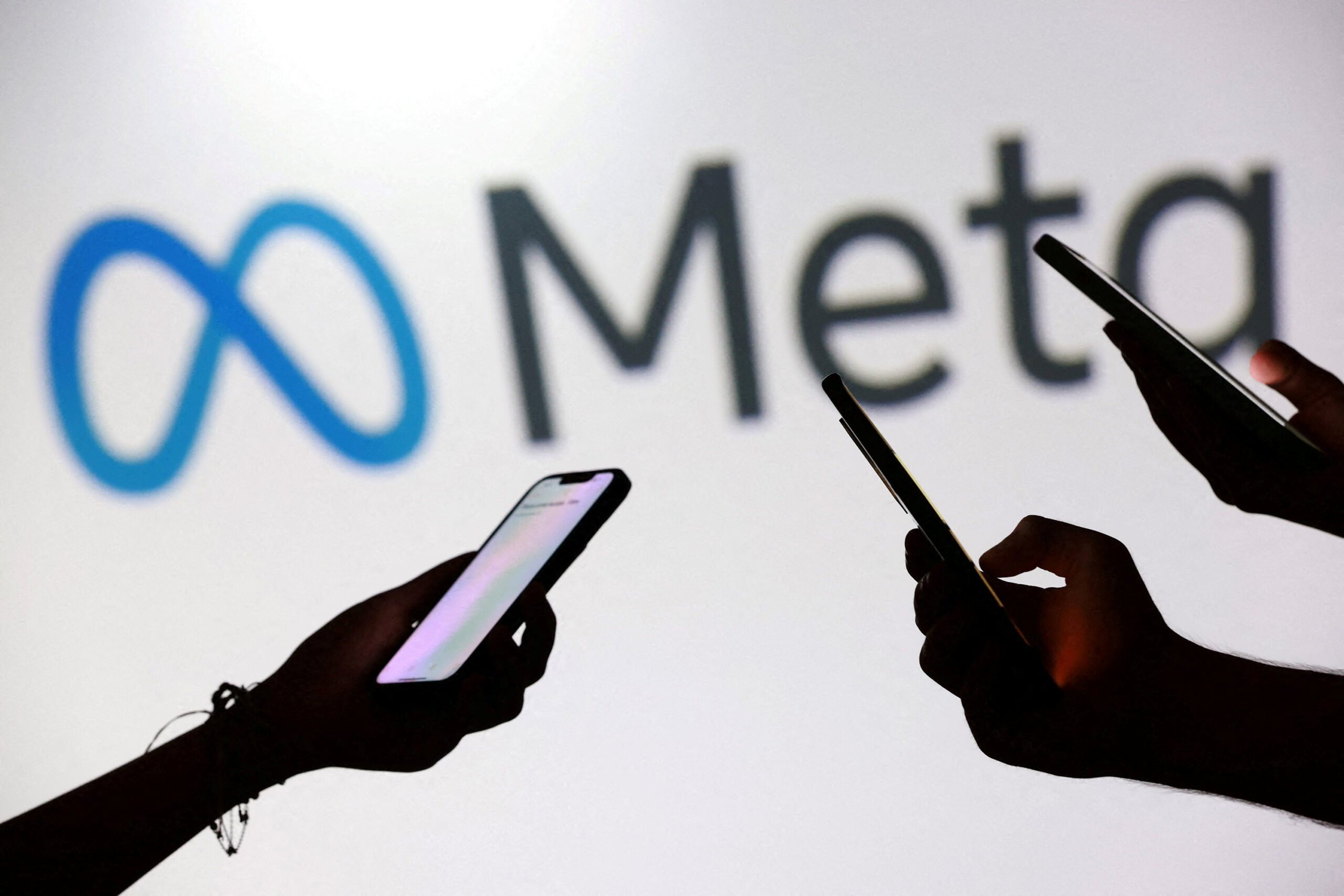 Meta ir Microsoft atleidžia 20 tūkst. darbuotojų: DI darbo krizė jau čia
