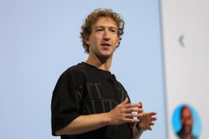 Meta kuria fotorealistinį Zuckerberg DI kloną: dirbtinis vadovas 72 000 darbuotojų