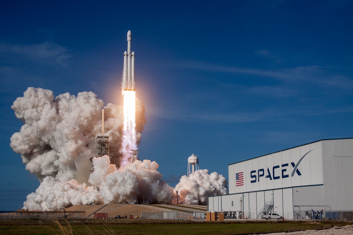 Musk reikalauja, kad SpaceX IPO bankai pirktų Grok prenumeratas