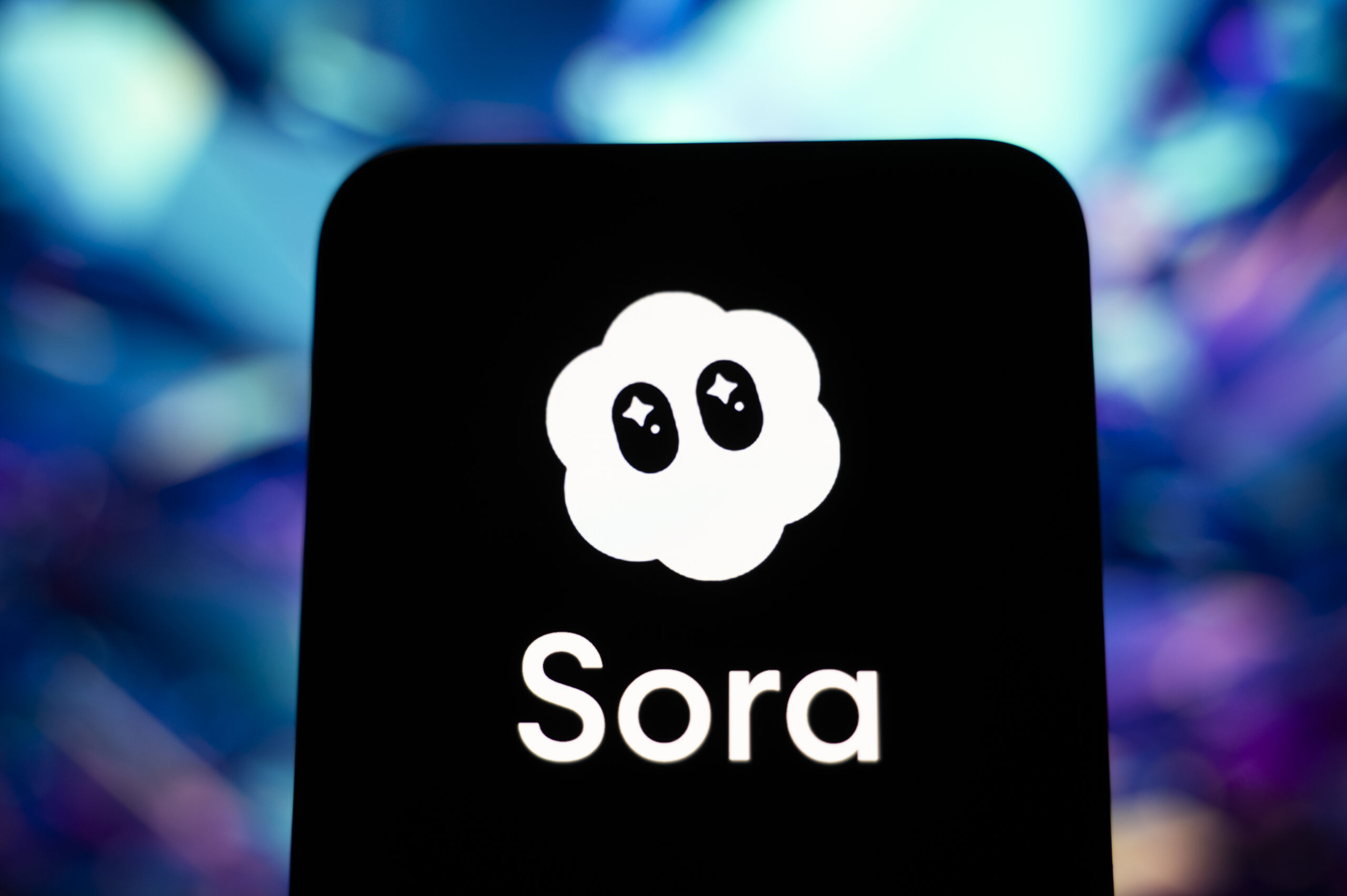 OpenAI uždarė Sora: kodėl DI video era baigėsi greičiau nei prasidėjo