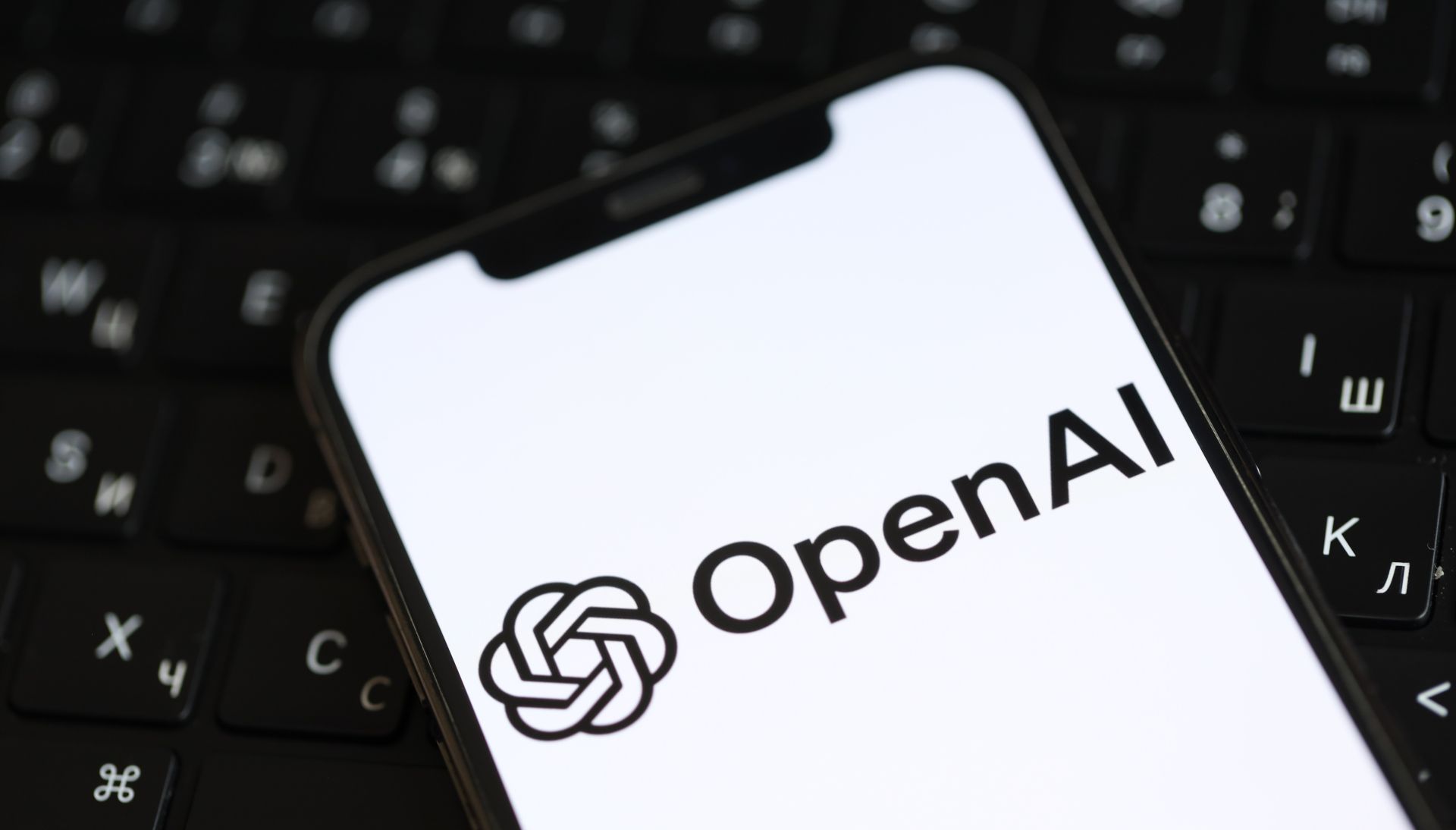 Buvę OpenAI Stargate lyderiai pereina į Meta: DI talentų karas įsiliepsnojo