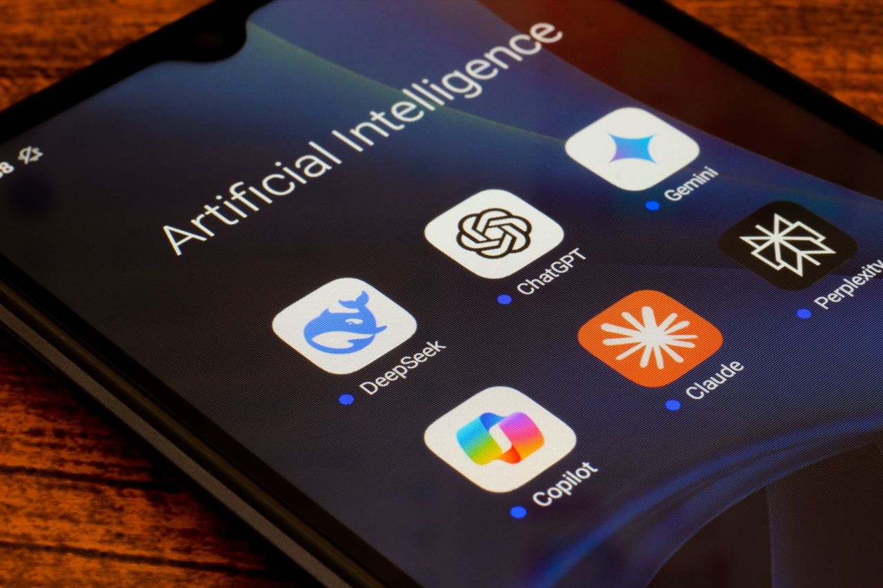 Microsoft, Google ir xAI atidavė savo modelius vyriausybei. NIST patikrins prieš išleidimą.