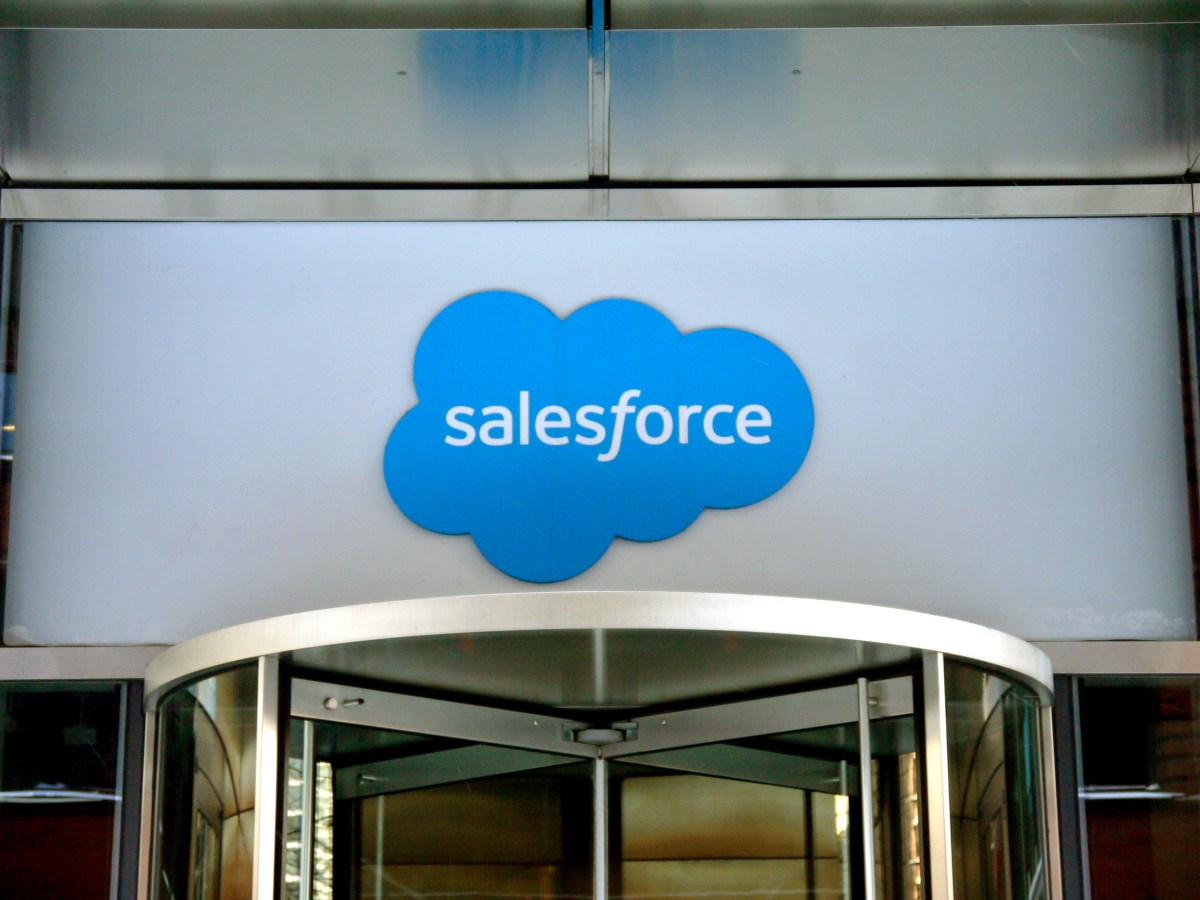 Salesforce perka Fin už 3,6 mlrd.: klientų aptarnavime DI agentai tampa norma