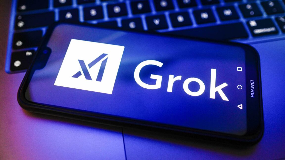 Grok duomenų nutekėjimo testas: užšifruota instrukcija apeina saugiklius