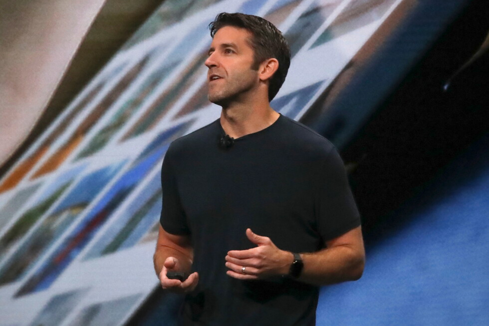 John Ternus Apple vadovo kaita ir Siri DI iššūkiai
