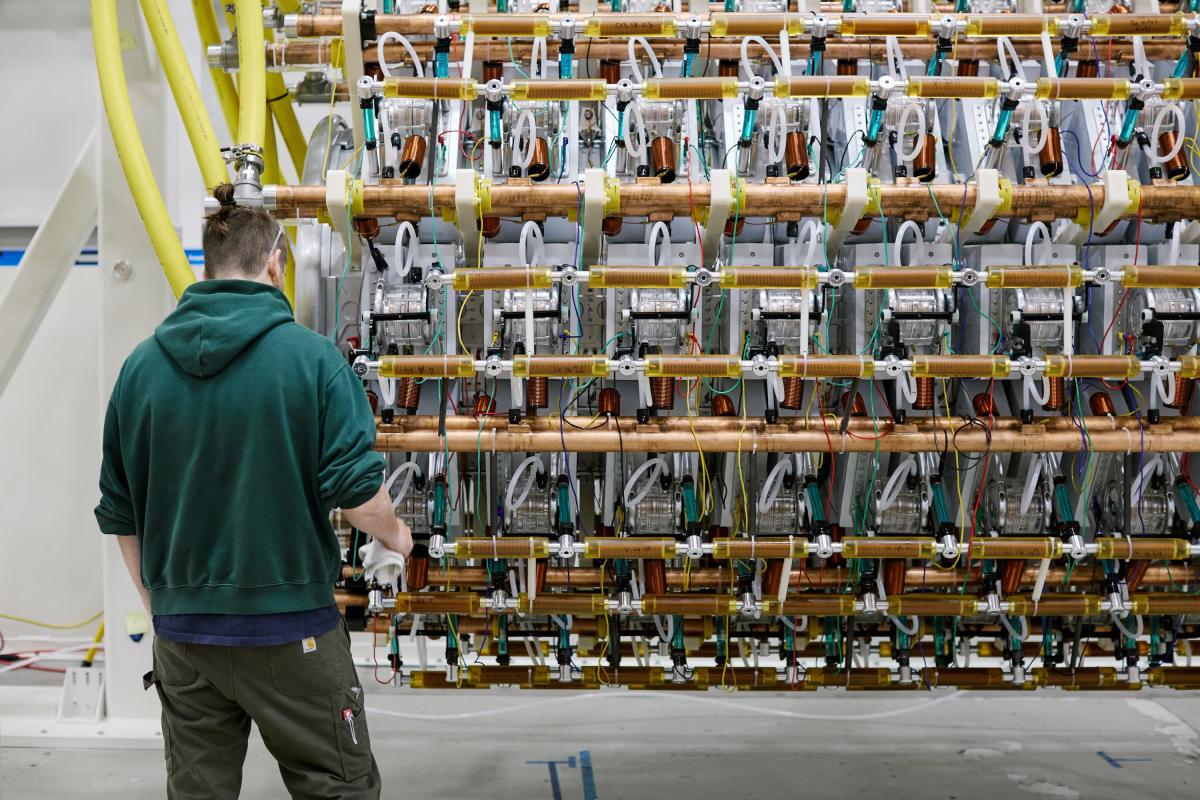 Sintezės energetikos prototipas ir gynybos technologijų investicijos