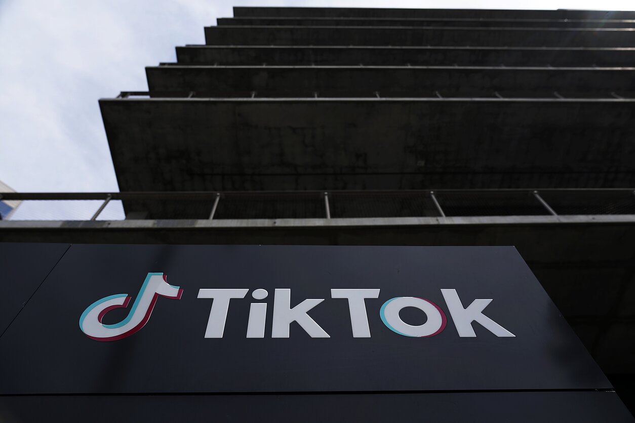 TikTok bauda Jungtinėje Karalystėje: vaikų duomenų kaina vėl auga