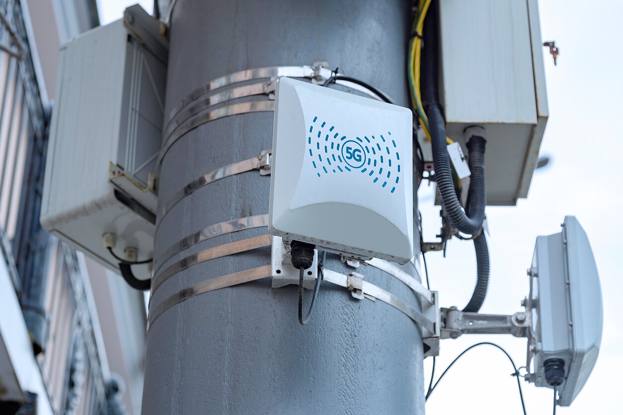 5G ryšio įranga prie kelio infrastruktūros Lietuvoje