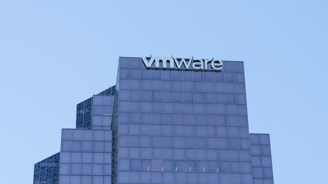 Serverių infrastruktūra ir VMware pasitikėjimo klausimas