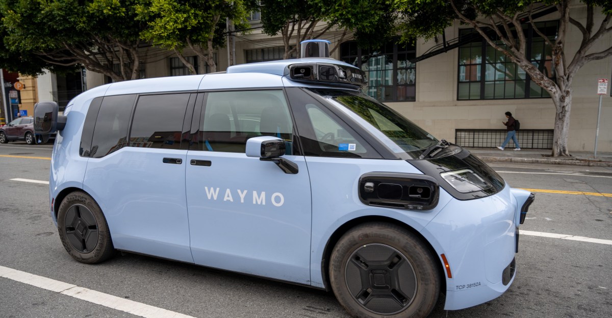 Waymo autonominis automobilis mieste, robotaksi plėtra Singapūre